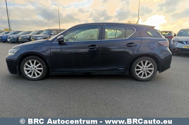 Lexus CT, 2012