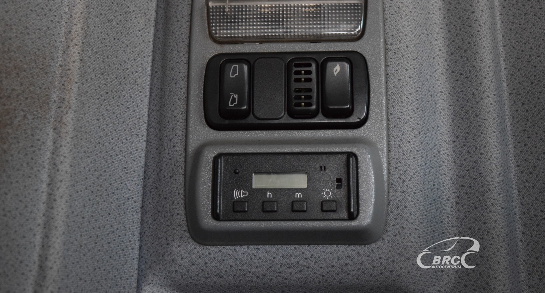Toyota Sienna 2010-2018 Owners Manual: Playing an audio CD andMP3WMAAAC discs Toyota Sienna 2010-2018 Owners Manual: Playing an audio CD andMP3WMAAAC discs