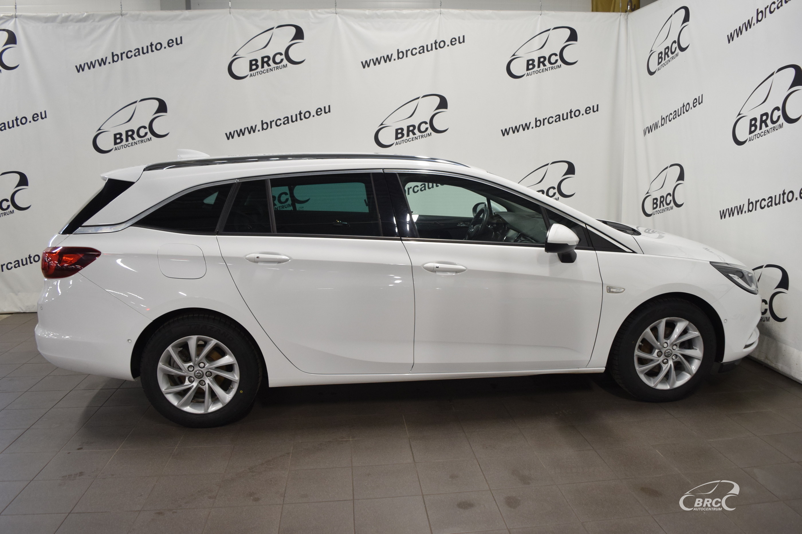 Opel Astra K Sports Tourer 1.6 Cdti 110 Ps Test Opel Astra Sports Tourer+ M/T | BRC Autocentrum