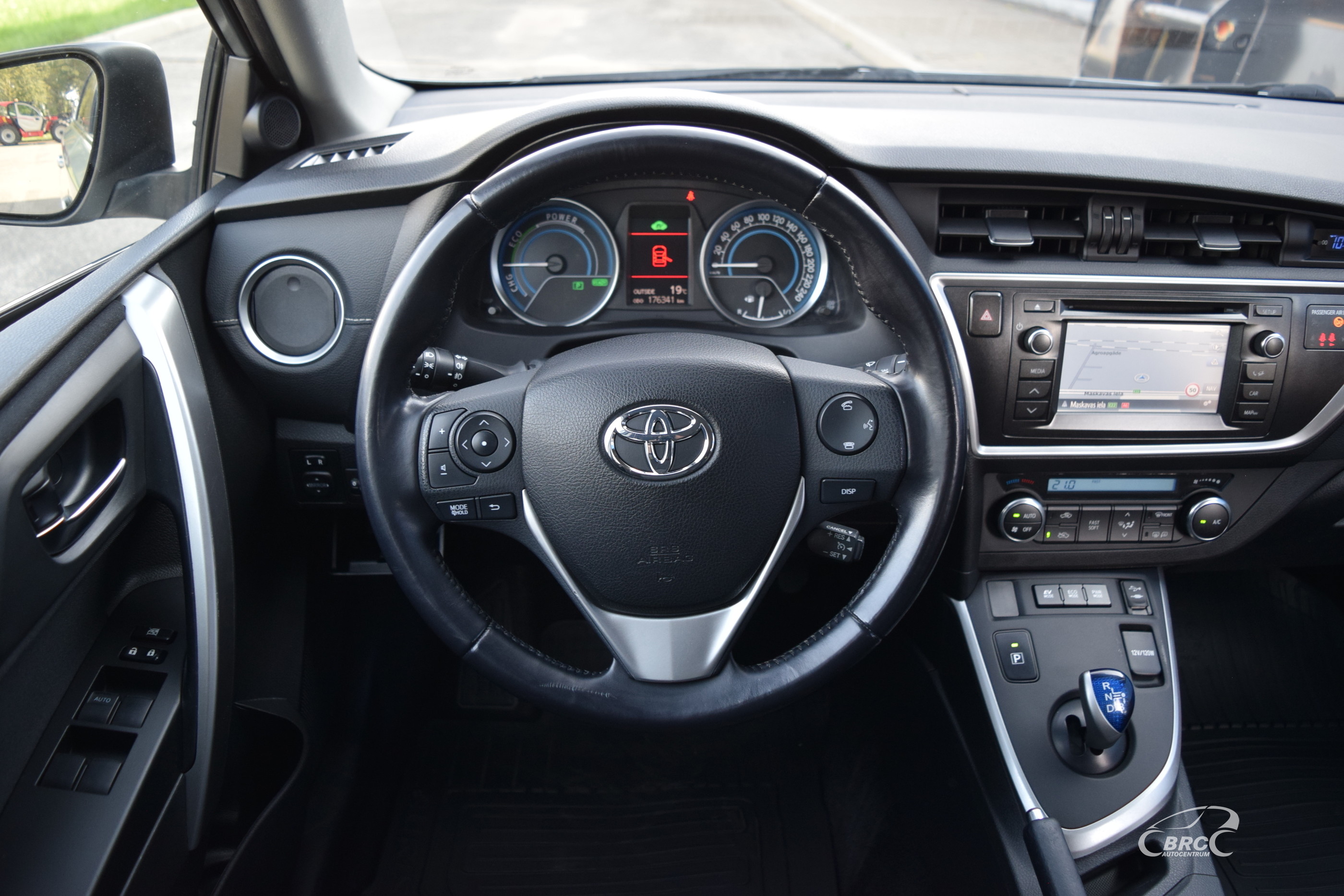 Toyota Auris Hybrid A/T