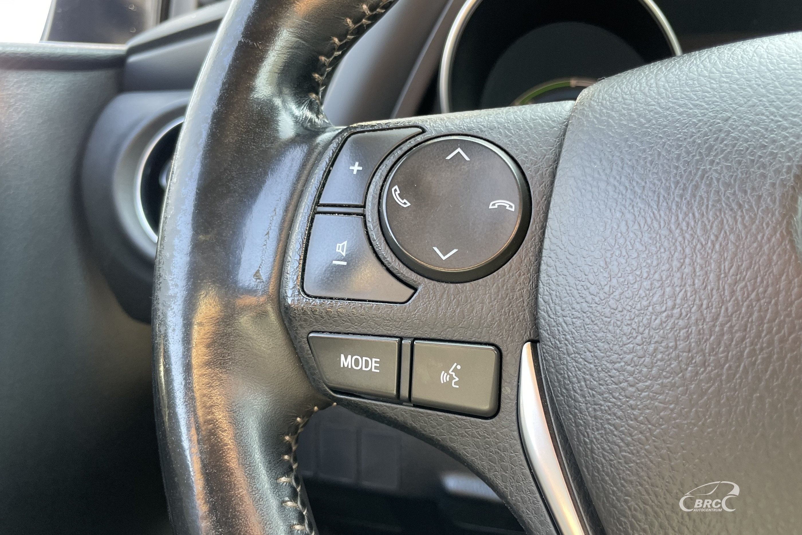 Toyota Auris 1.8 Hybrid e-CVT Automatas