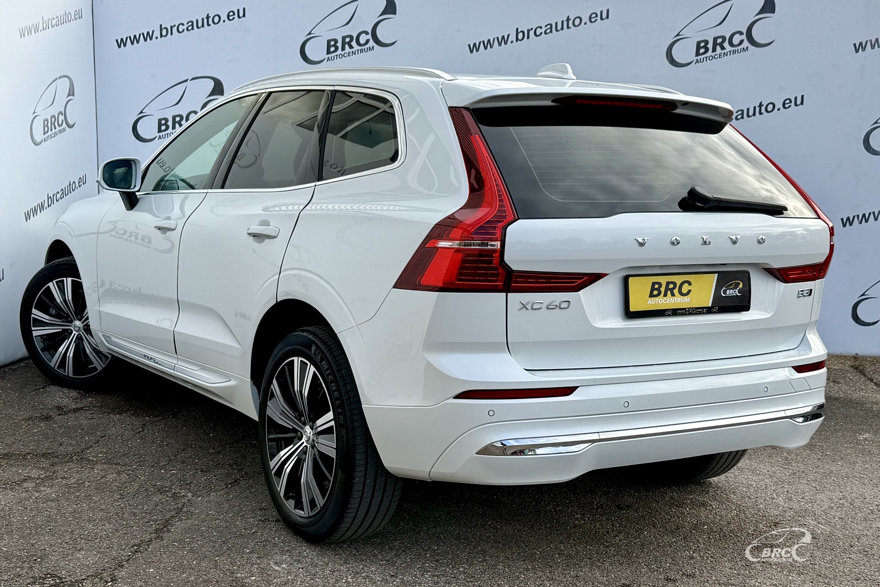 Volvo XC 60 2.0 B5 Mild-Hybrid Automatas