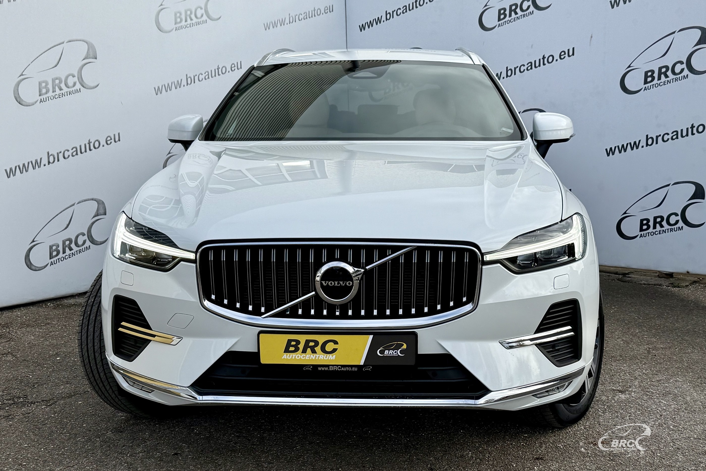 Volvo XC 60 2.0 B5 Mild-Hybrid Automatas