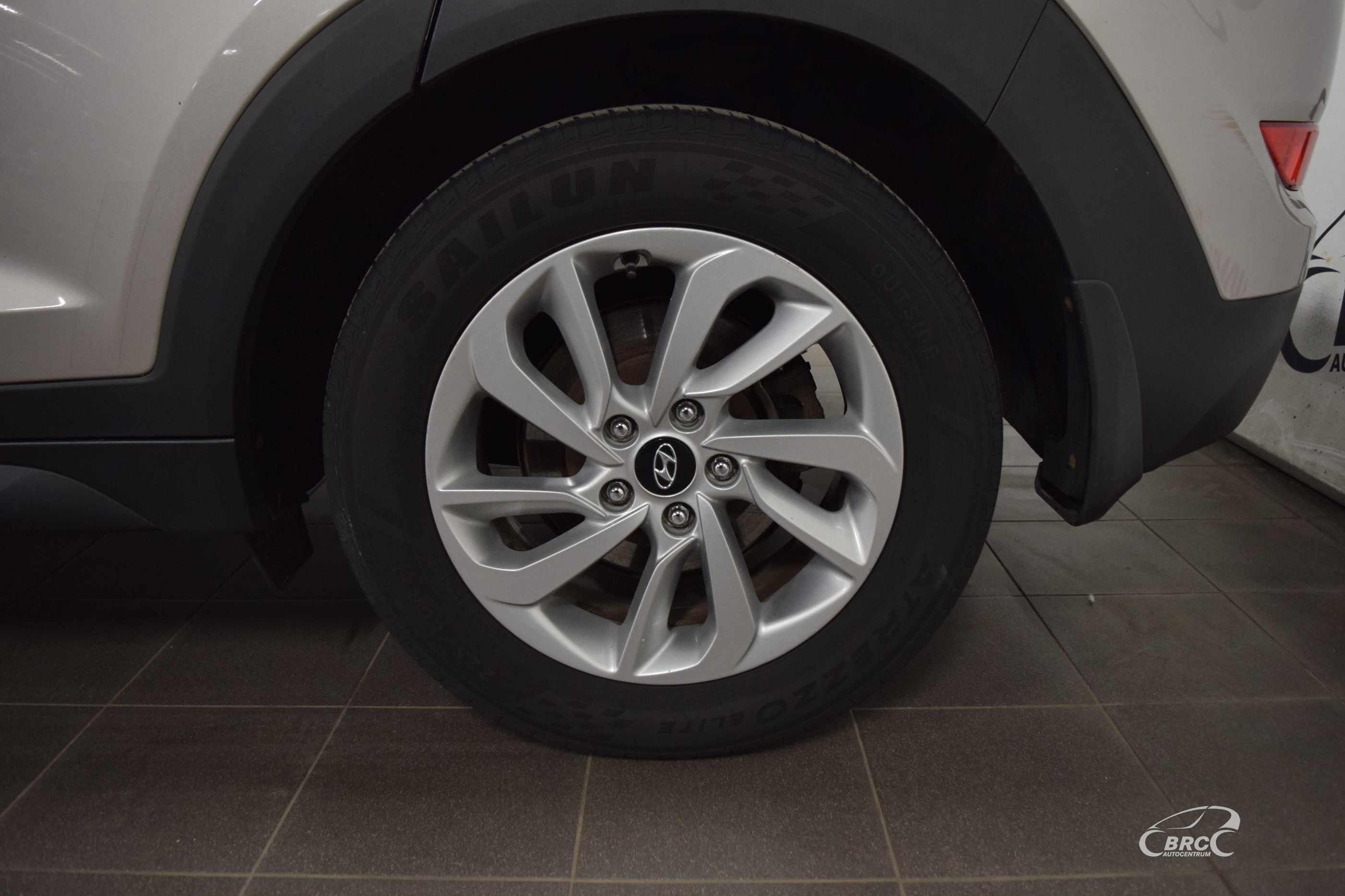 Hyundai Tucson FWD A/T