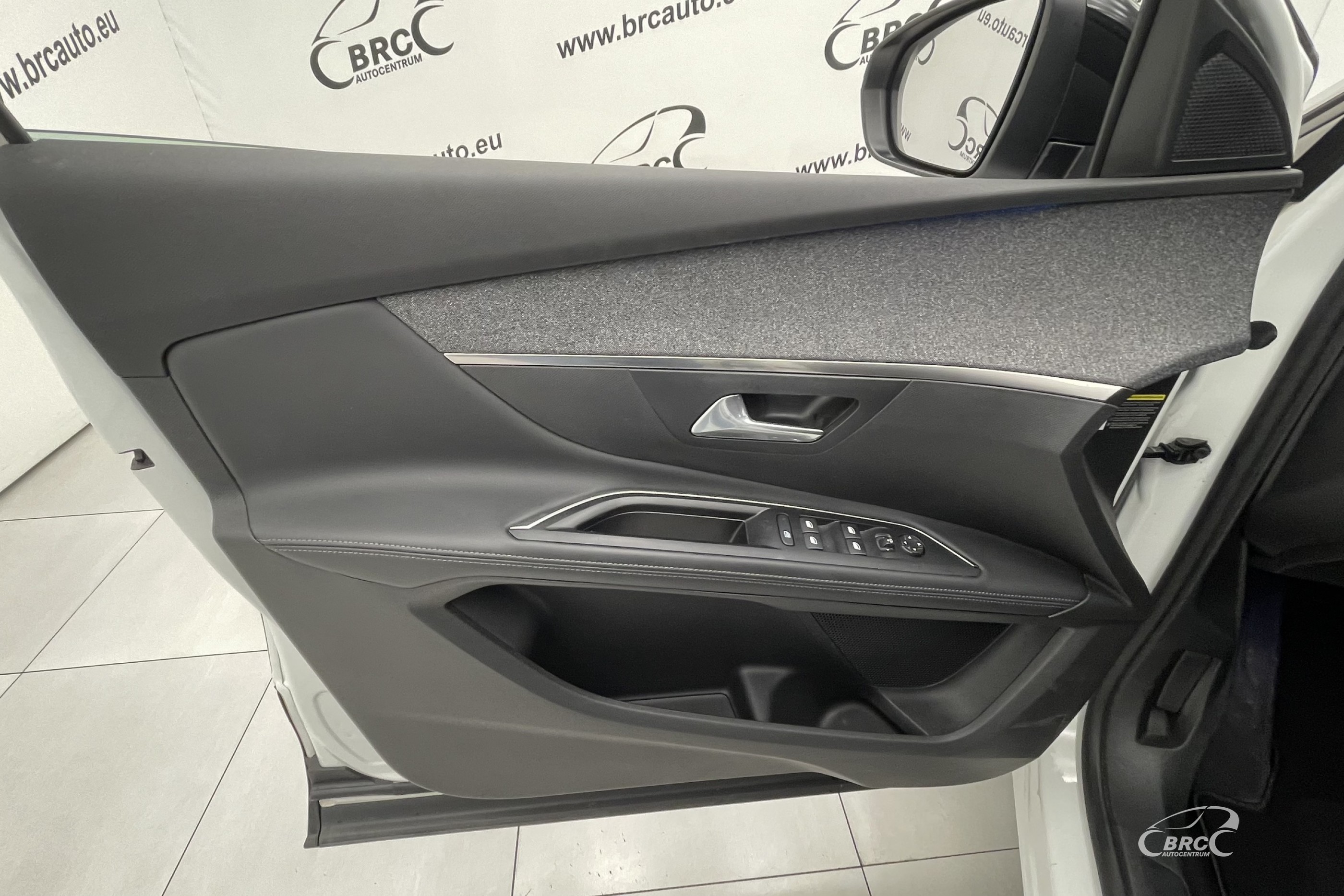 Peugeot 5008 1.6i PureTech Automatas