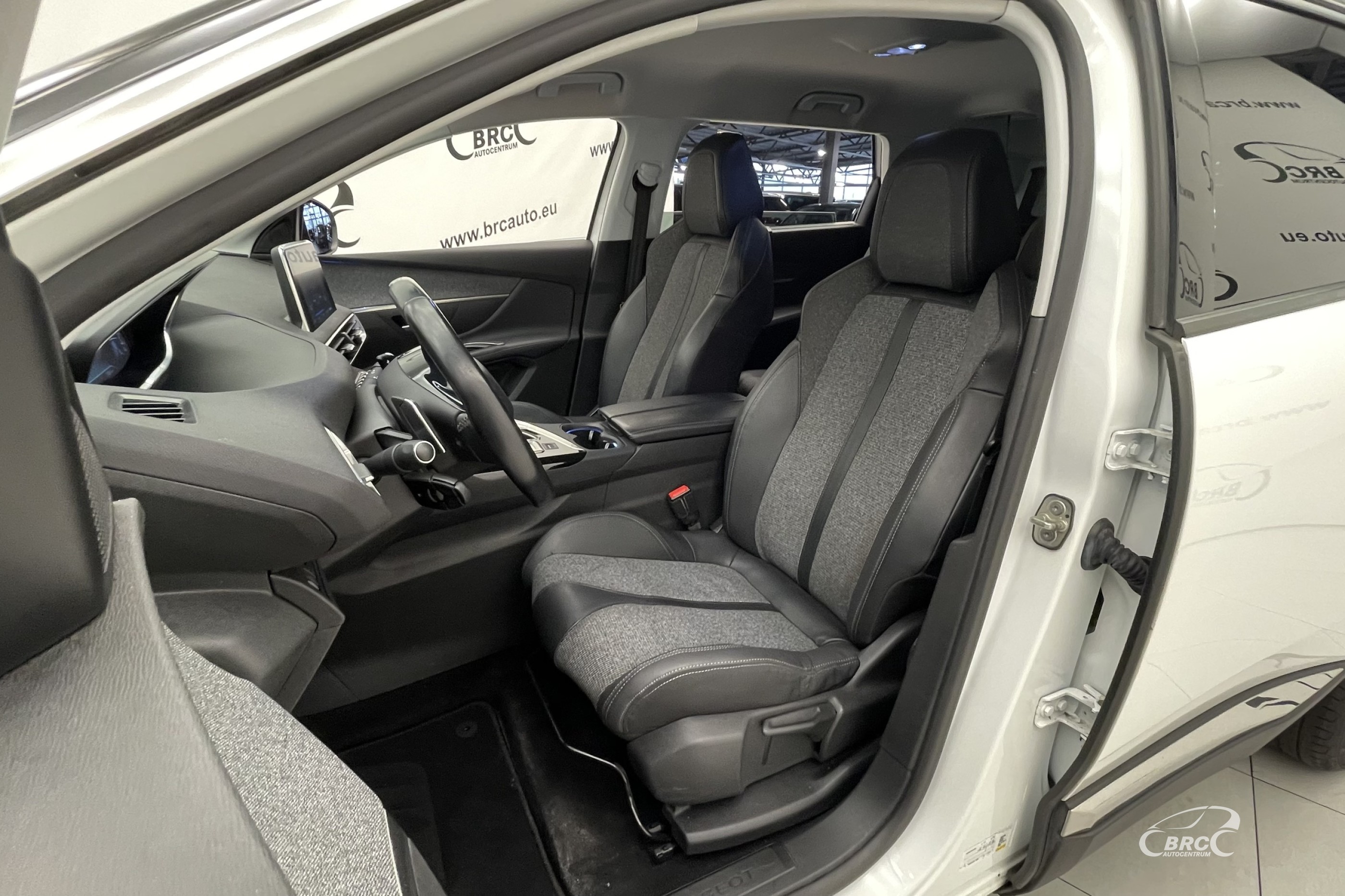 Peugeot 5008 1.6i PureTech Automatas