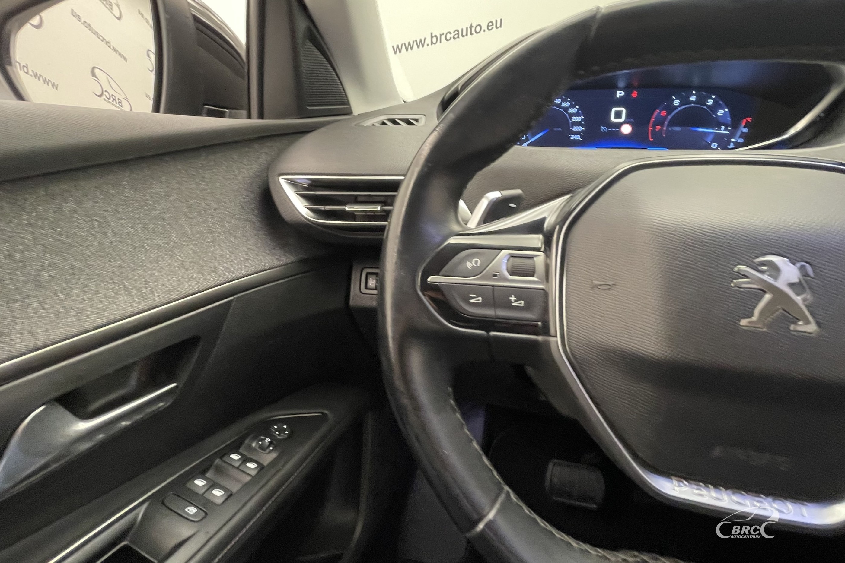 Peugeot 5008 1.6i PureTech Automatas