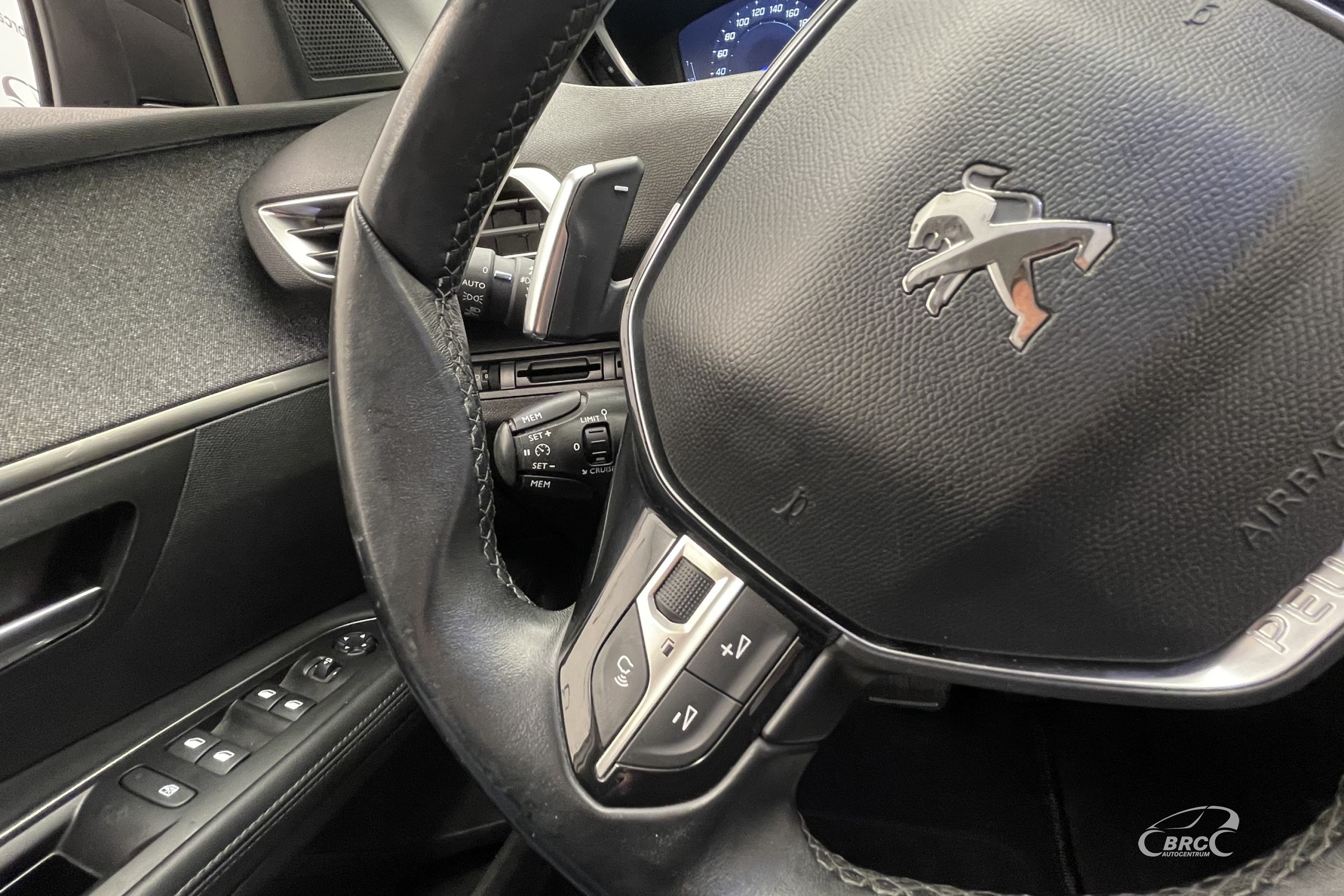 Peugeot 5008 1.6i PureTech Automatas