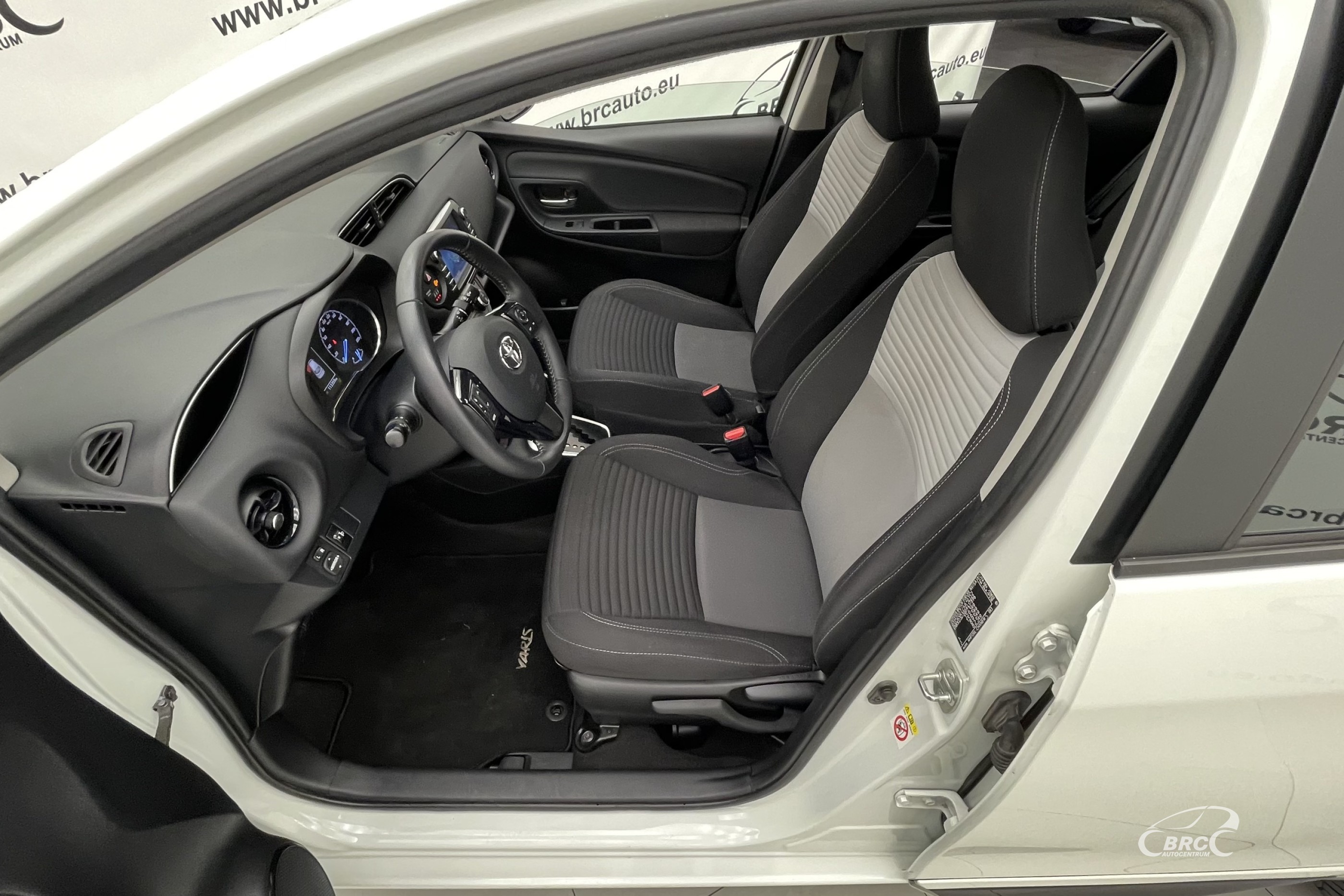 Toyota Yaris 1.5 Hybrid Automatas