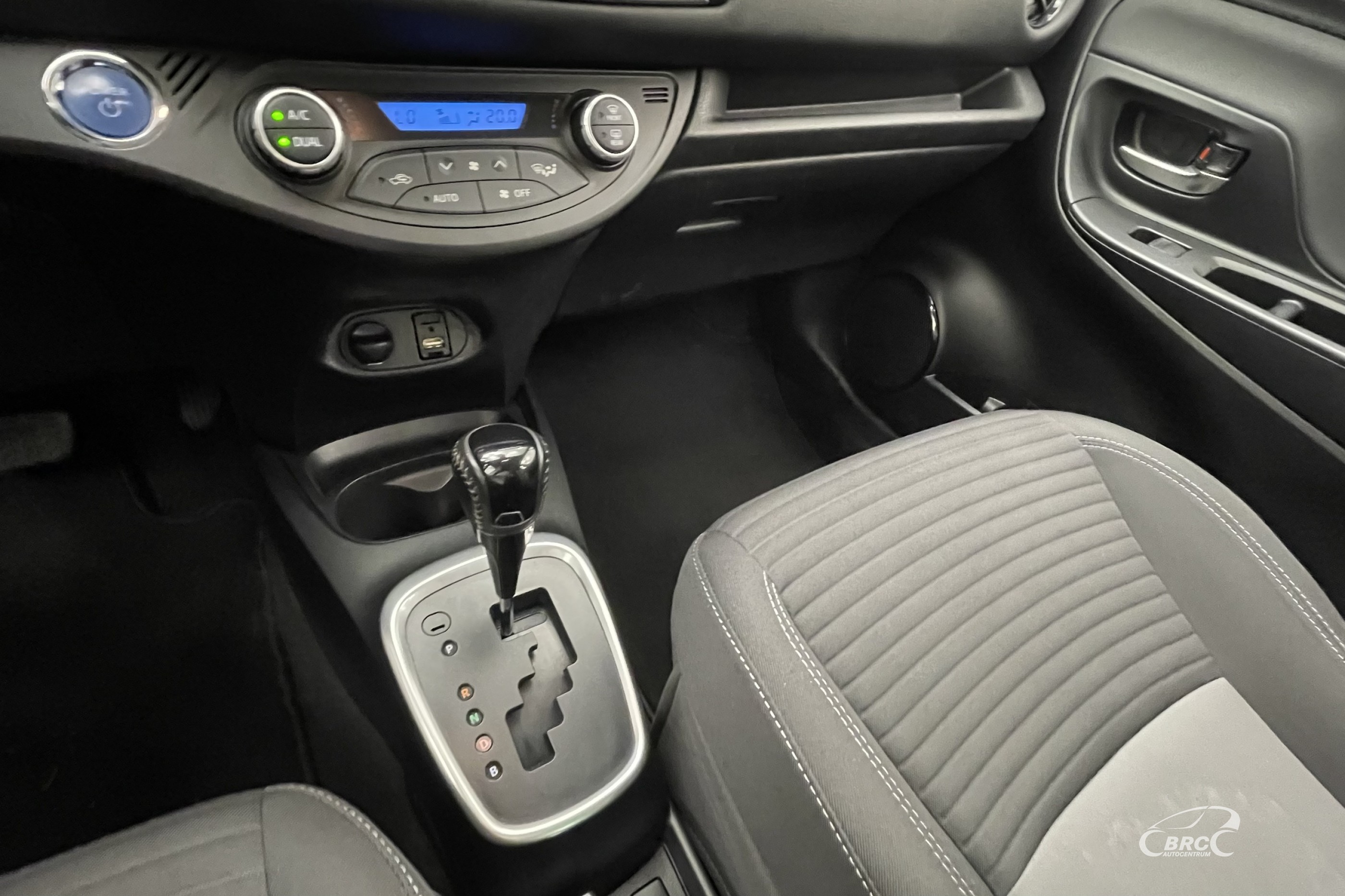 Toyota Yaris 1.5 Hybrid Automatas