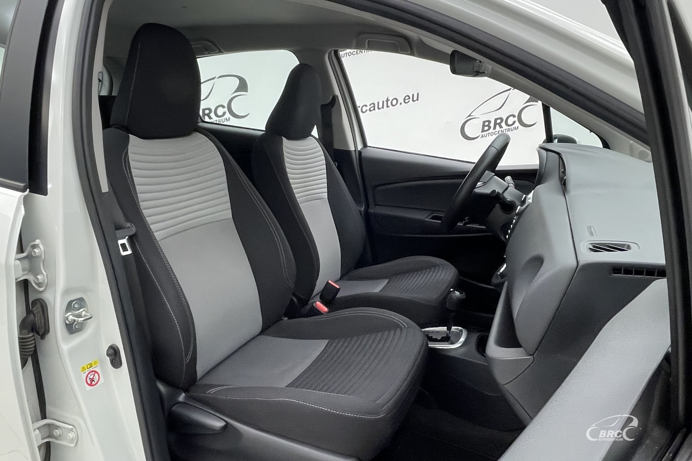 Toyota Yaris 1.5 Hybrid Automatas