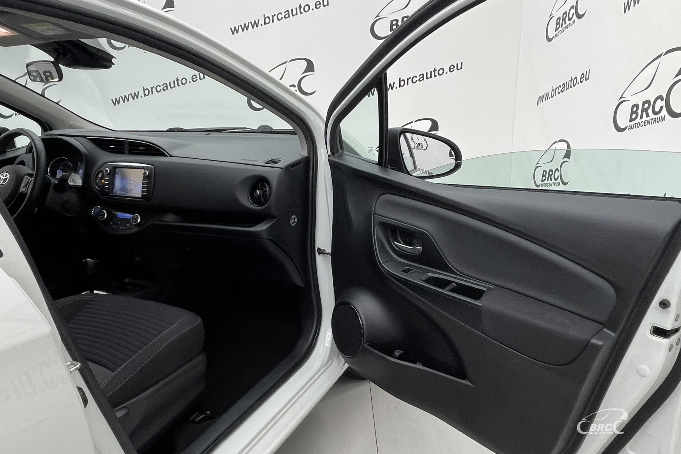 Toyota Yaris 1.5 Hybrid Automatas
