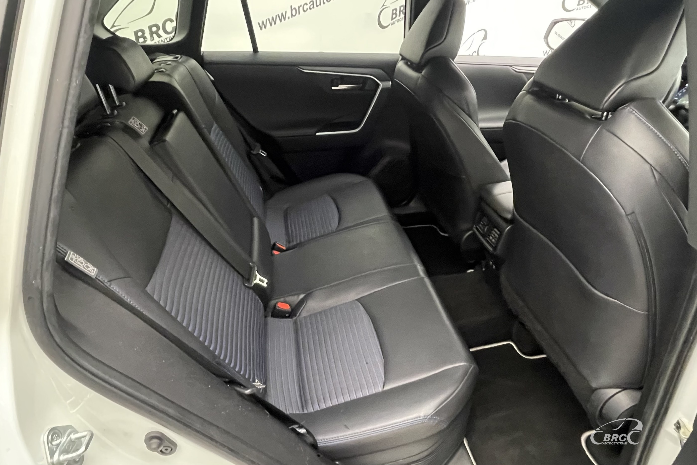 Toyota RAV 4 2.5 Hybrid Style e-CVT Automatas