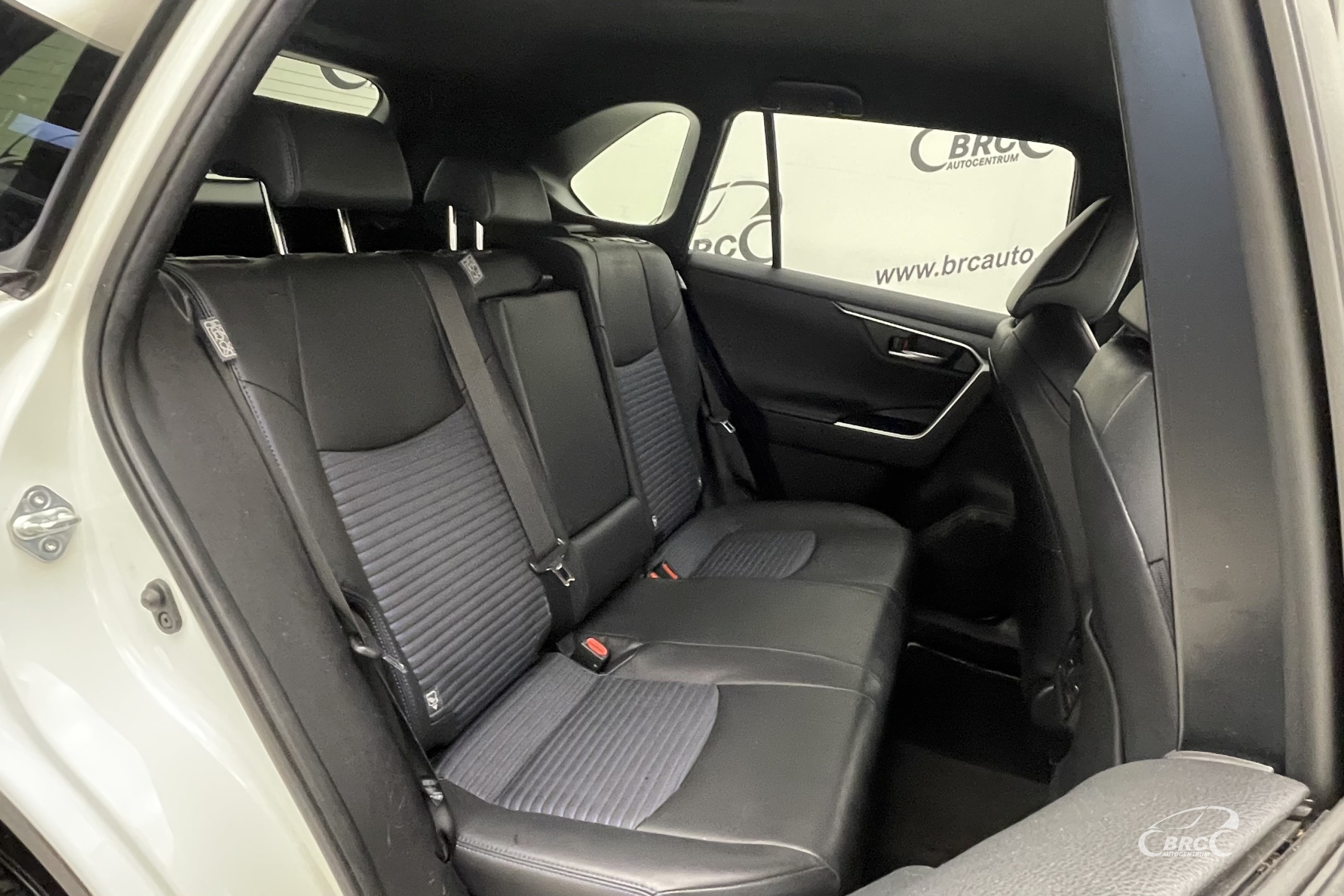 Toyota RAV 4 2.5 Hybrid Style e-CVT Automatas