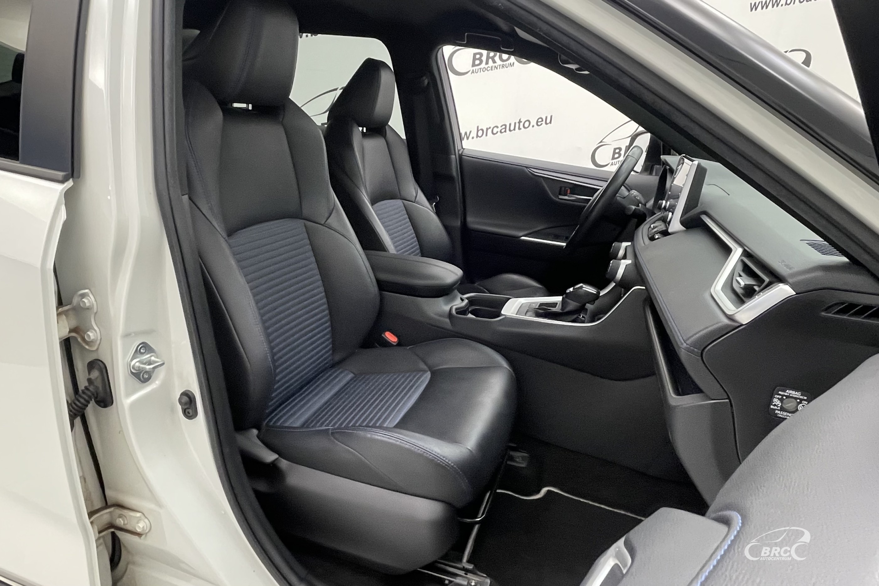 Toyota RAV 4 2.5 Hybrid Style e-CVT Automatas