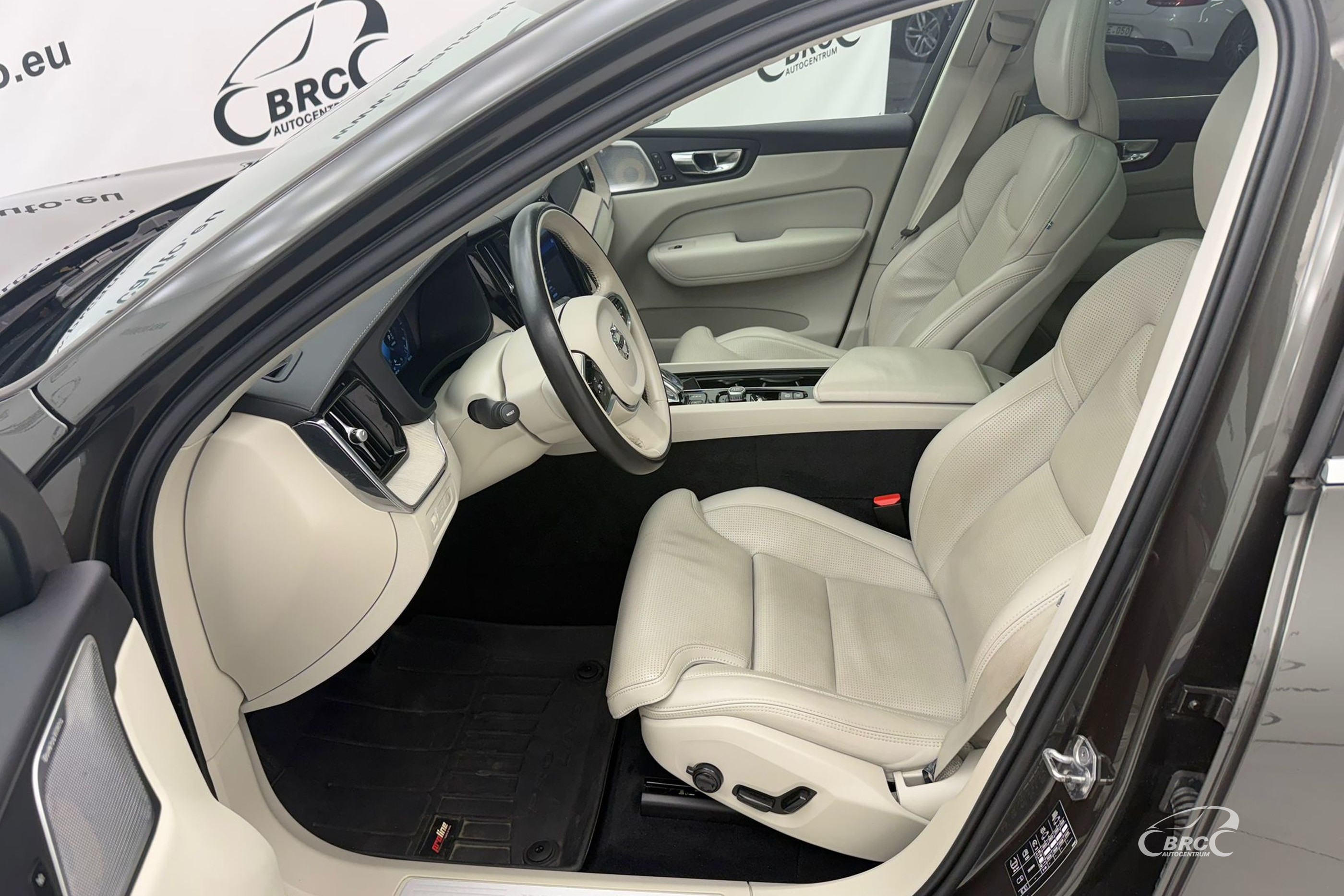 Volvo XC 60 T8 Inscription Plug-In AWD Automatas