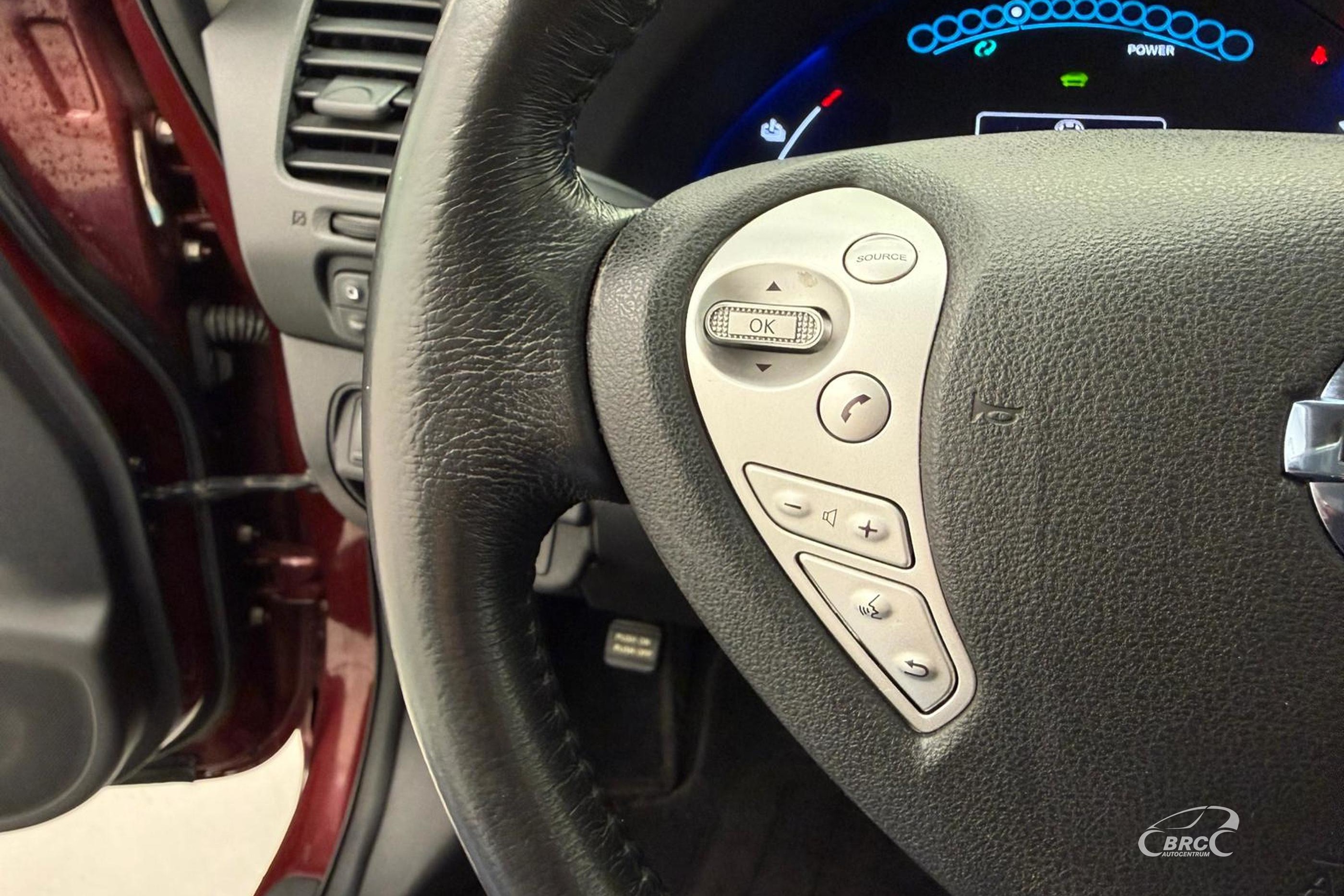 Nissan Leaf 30 kwH Automatas