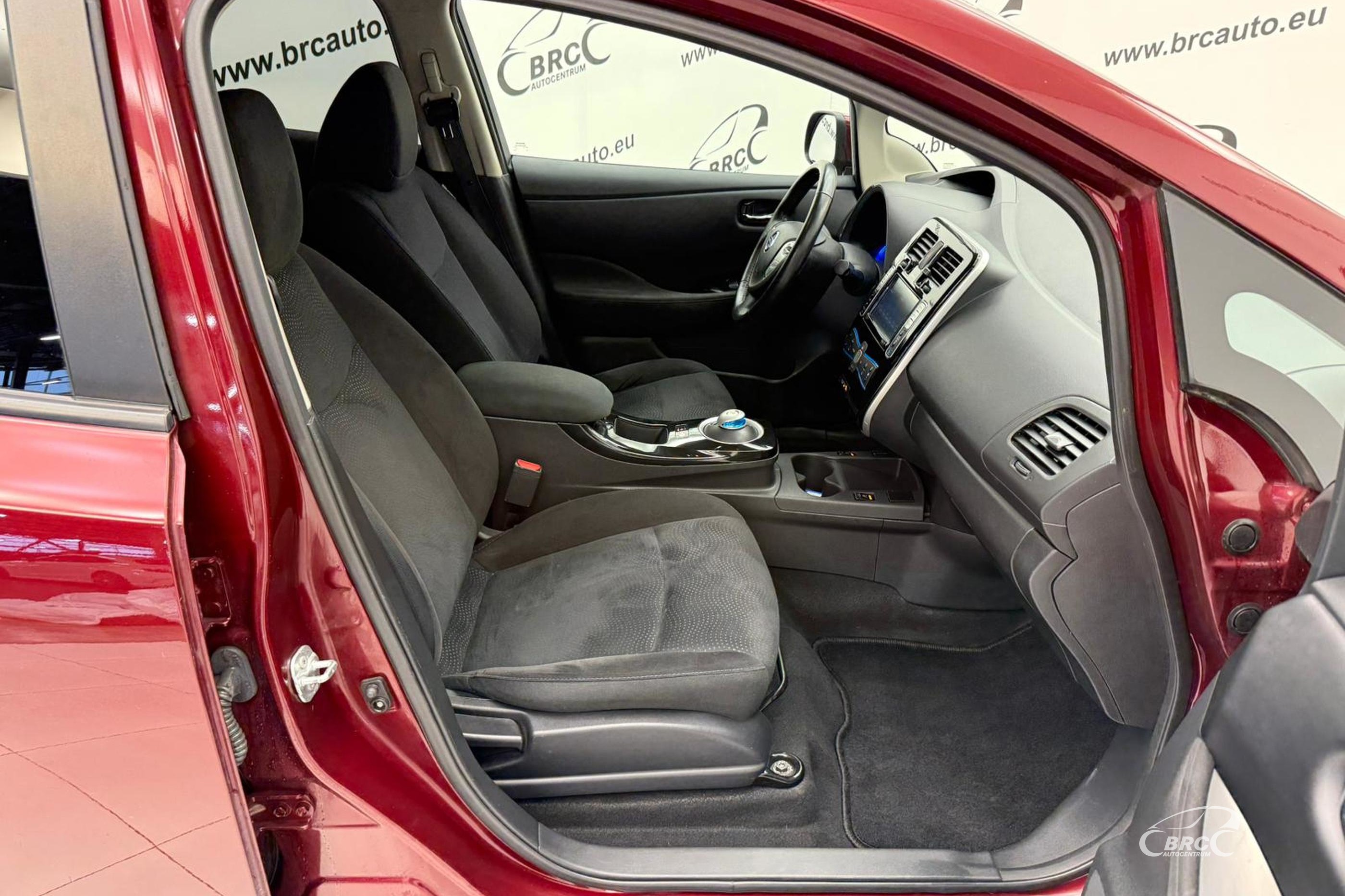 Nissan Leaf 30 kwH Automatas