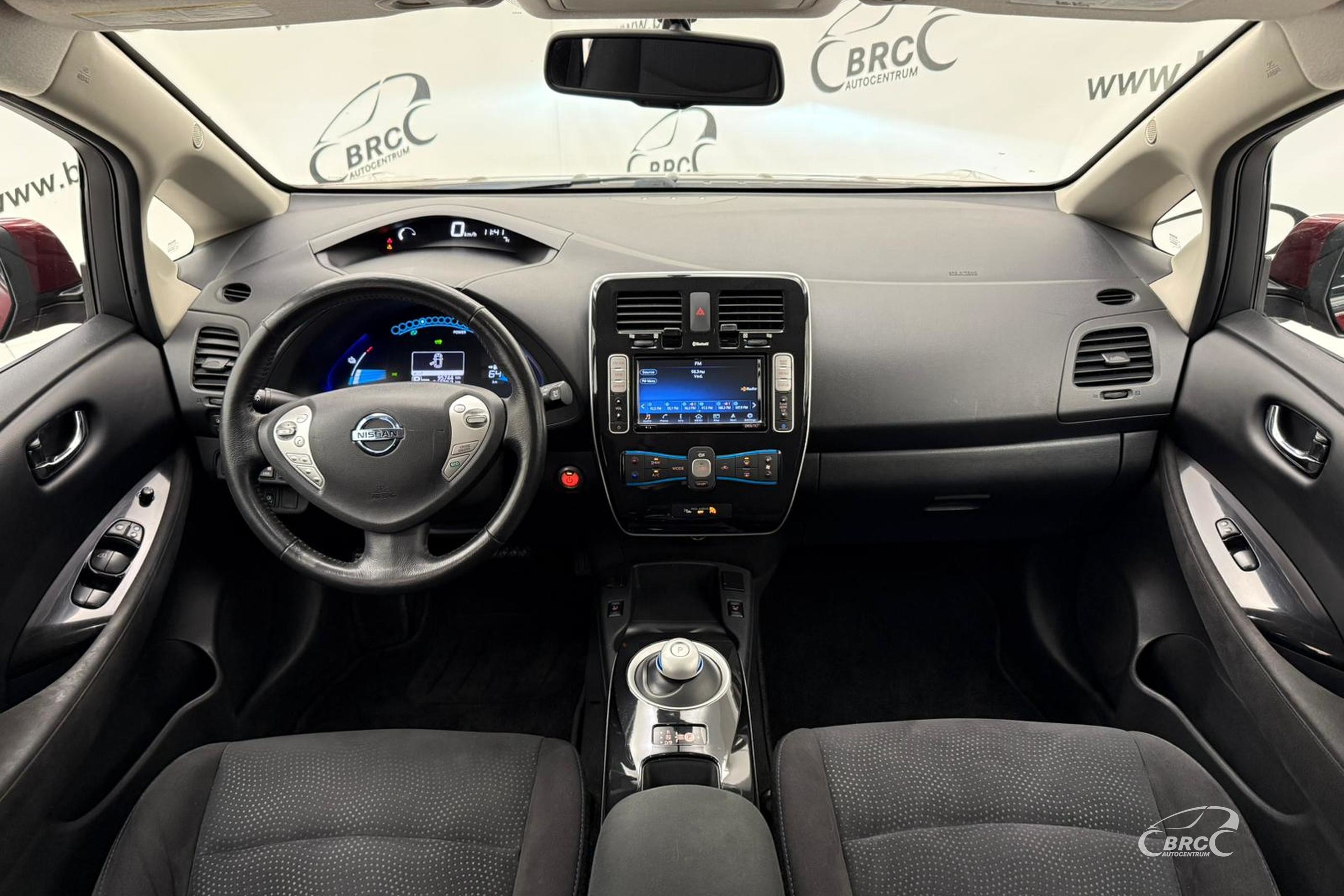 Nissan Leaf 30 kwH Automatas