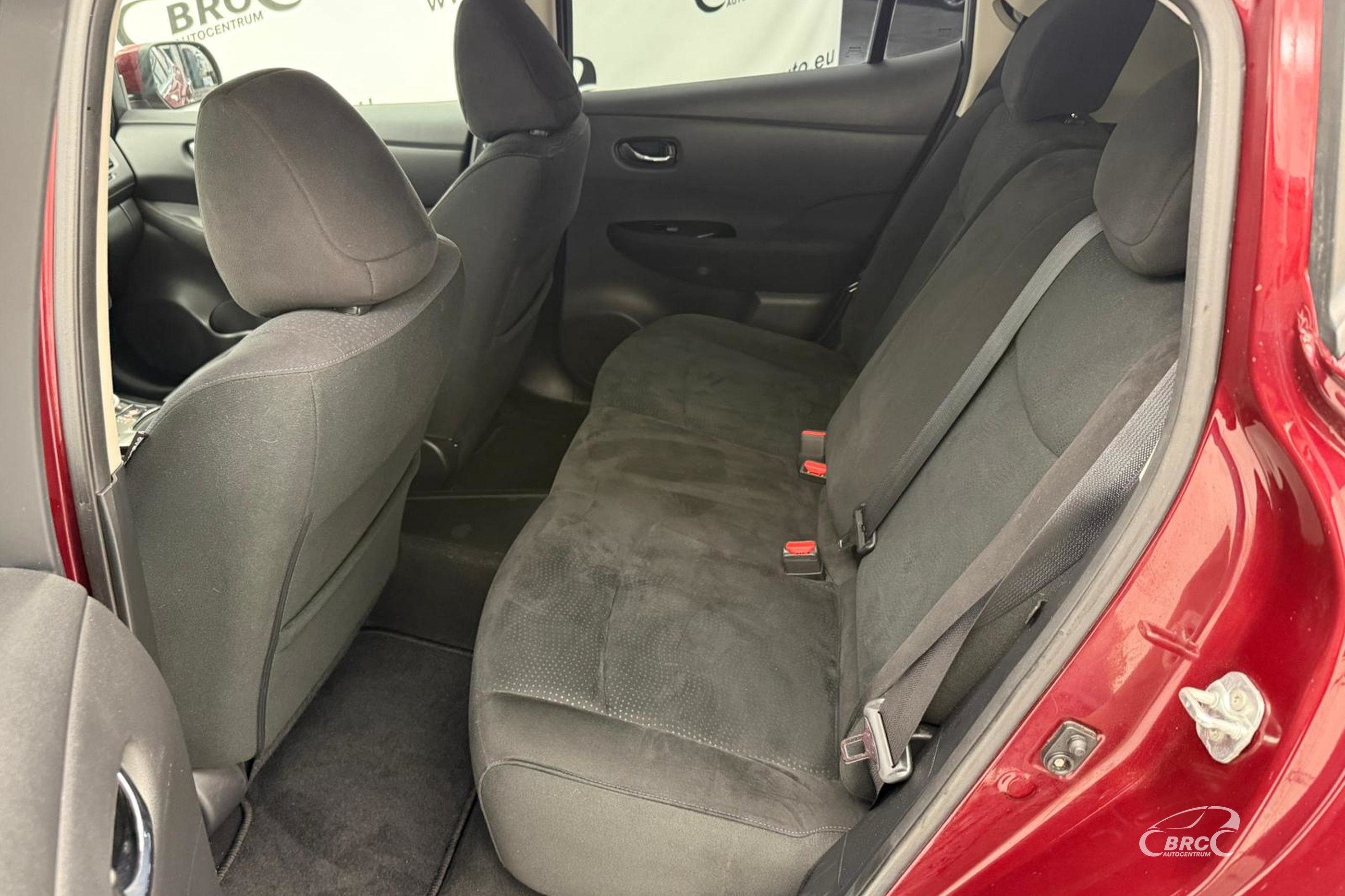 Nissan Leaf 30 kwH Automatas