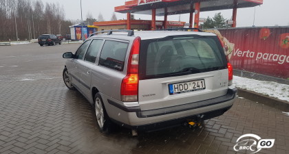 Volvo V70 