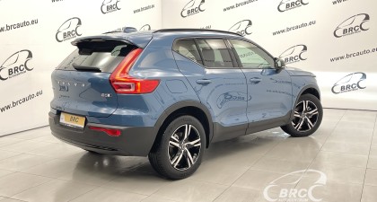 Volvo XC 40 2.0 B5 Plus Dark Theme