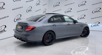 Mercedes-Benz E 63 AMG BRABUS 700 Automatas