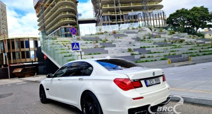 BMW 750 