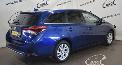 Toyota Auris M/T