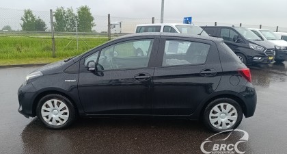 Toyota Yaris Hybrid 5d Hatchback 1.5 HSD Act