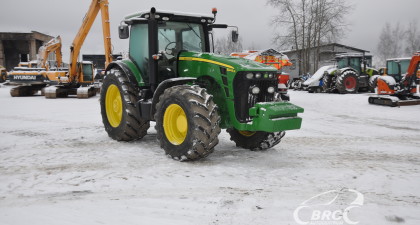 John Deere 8245R 