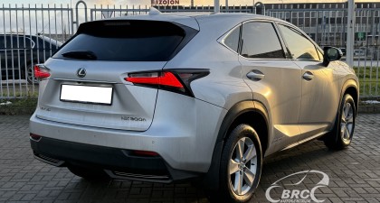 Lexus NX300h Hybrid e-Four e-CVT Automatas