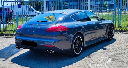 Porsche Panamera S
