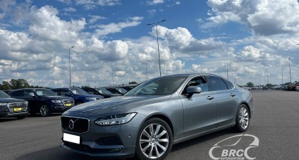 Volvo S90 Momentum Luxury