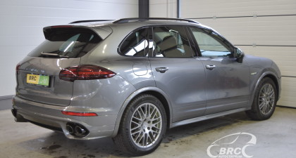 Porsche Cayenne S E-Hybrid